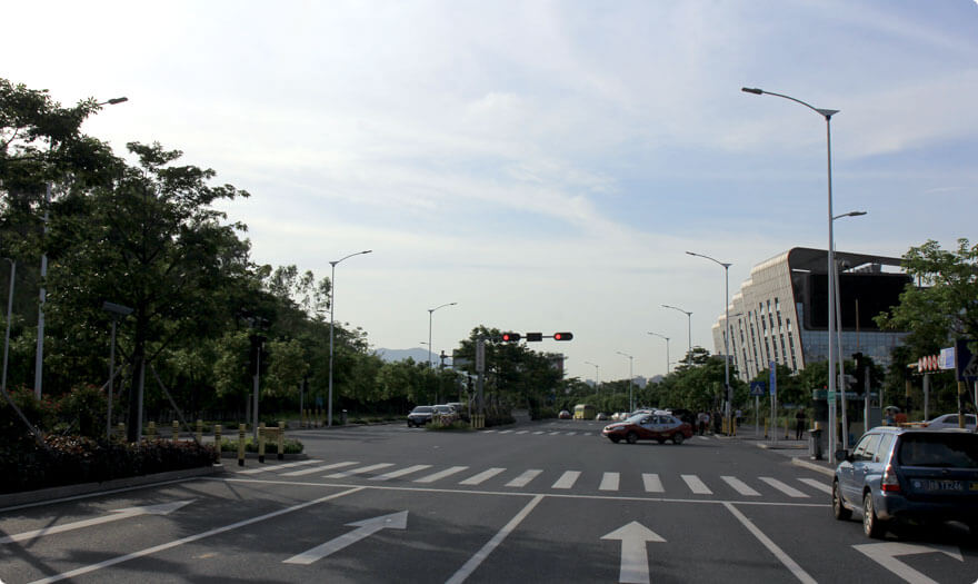 BBE LS2/3/4 at Shenzhen North Railway Station