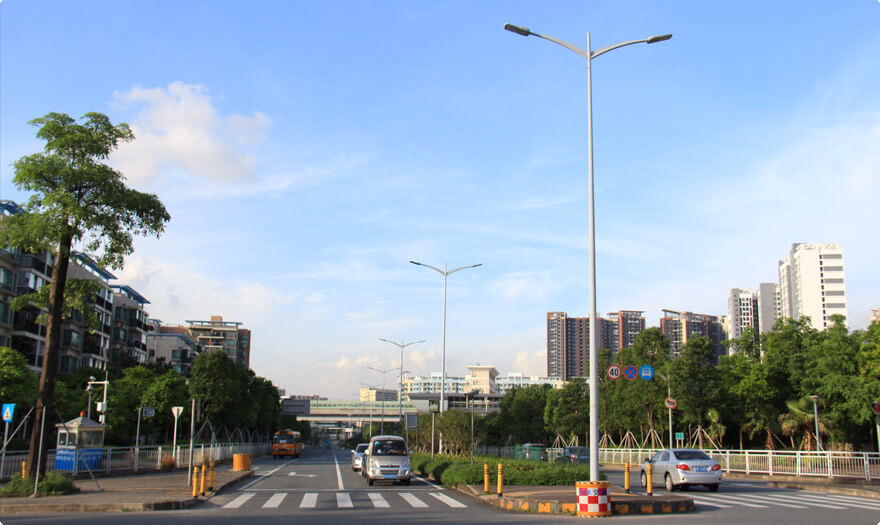 BBE LS2/3/10 near Shenzhen North Railway Station