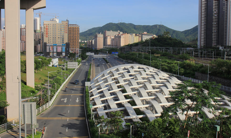 BBE LS2/3/10 near Shenzhen North Railway Station