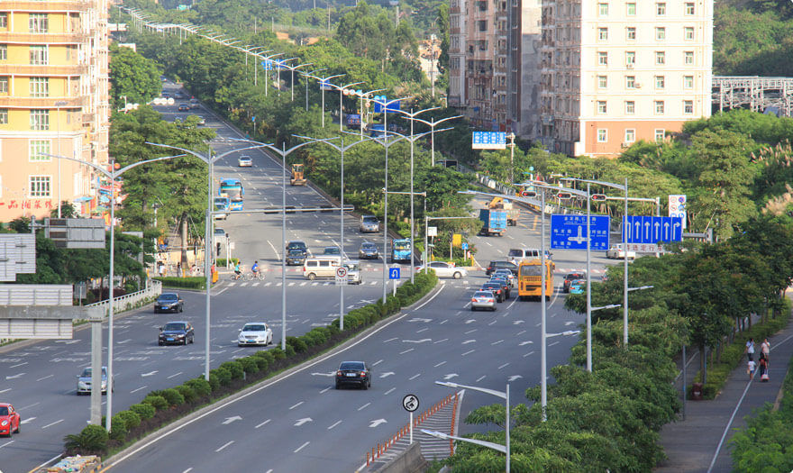 BBE LS2/3/10 near Shenzhen North Railway Station