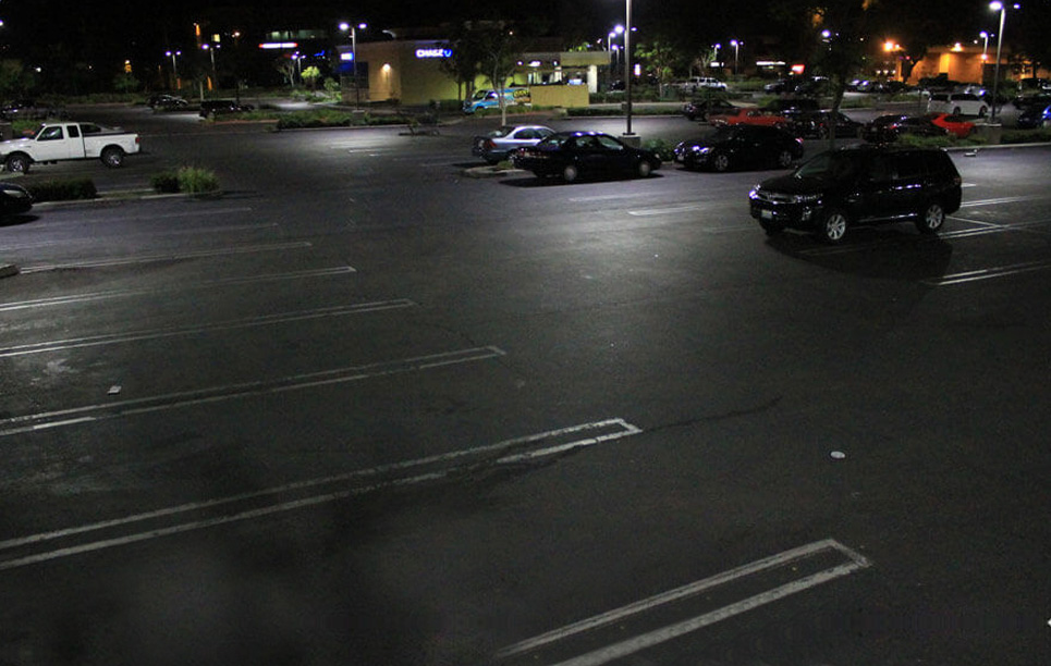 BBE LED Area & Street Light LSA3 mounted for the parking lot lighting in US