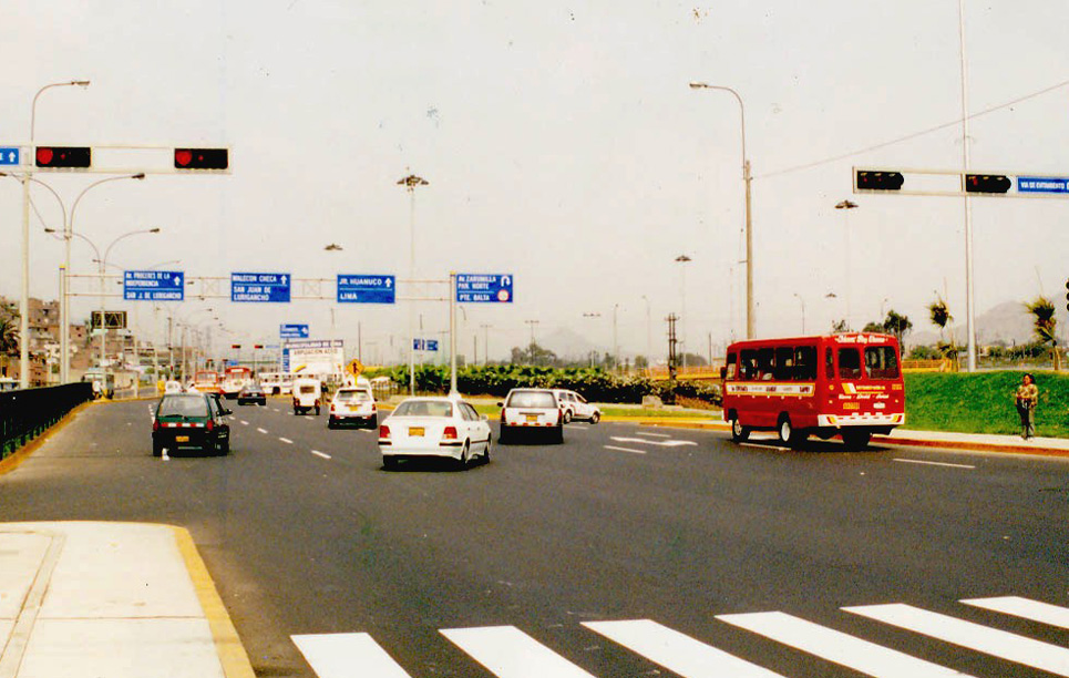 BBE LED Traffic Light in Lima Peru